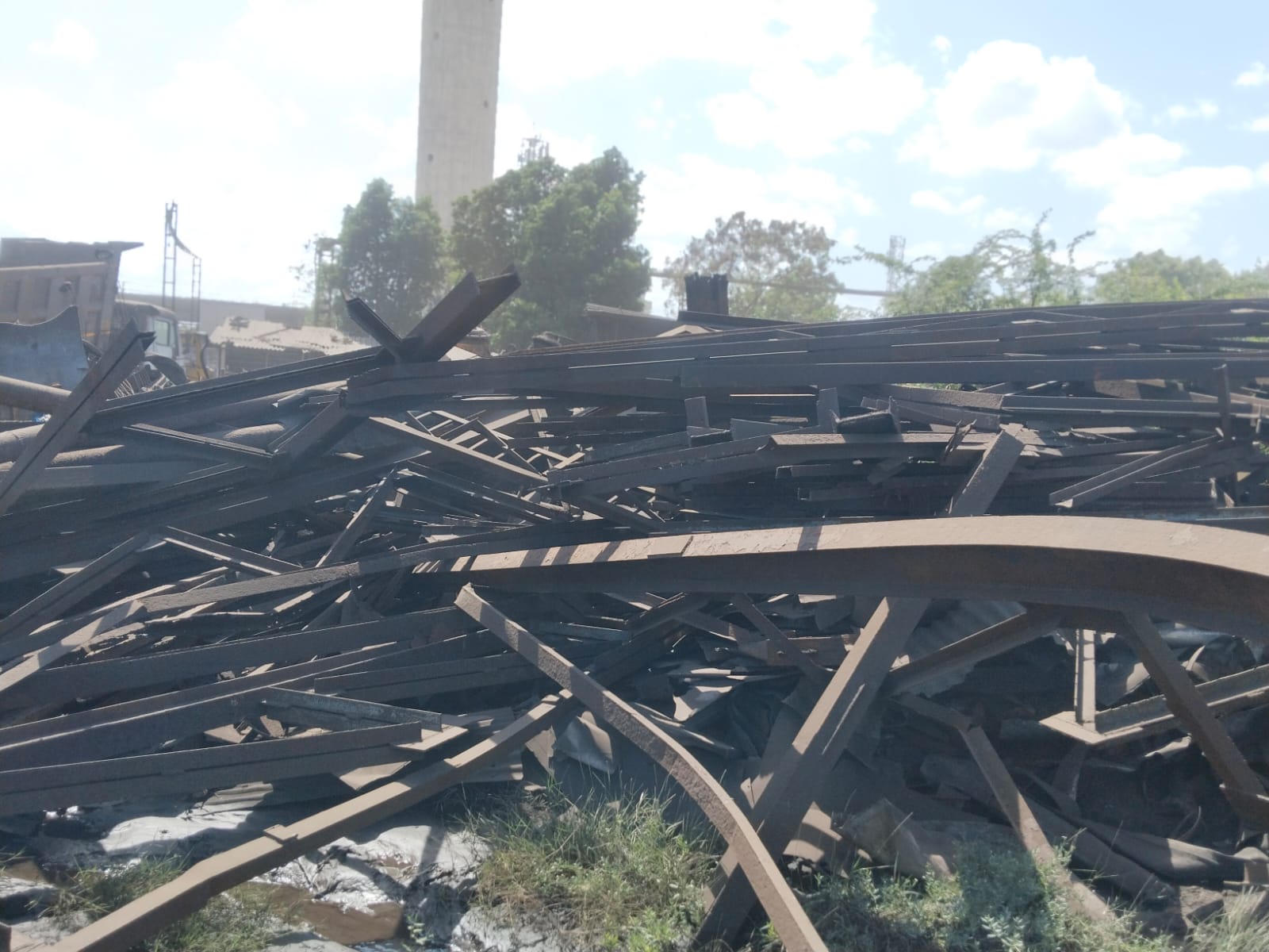 Industrial structural steel scrap — sections and angles